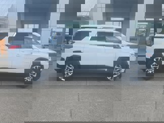 Used 2020 Chevrolet Traverse LS image 1