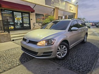 Used 2015 Volkswagen Golf S image 1