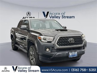 Used 2018 Toyota Tacoma TRD Sport image 1