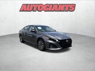 Used 2025 Nissan Altima 2.5 SV image 1
