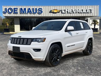 Used 2020 Jeep Grand Cherokee Altitude image 1