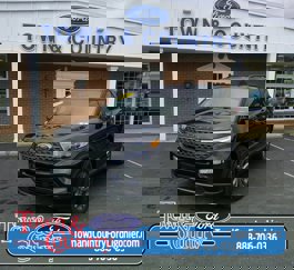 Used 2022 Ford Explorer XLT w/ Equipment Group 202A image 1