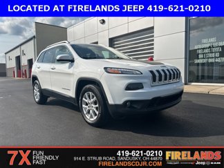 Used 2017 Jeep Cherokee Latitude w/ Cold Weather Group image 1