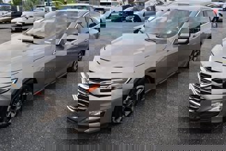 Used 2022 Chevrolet Malibu LT image 1