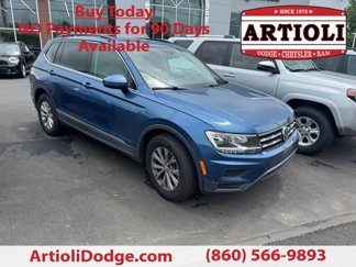 Used 2018 Volkswagen Tiguan SE w/ Panoramic Sunroof Package image 1