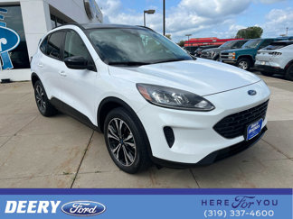 Used 2022 Ford Escape SE w/ SE Sport Appearance Package image 1