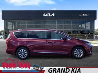 Used 2020 Chrysler Pacifica Touring-L Plus w/ Advanced Safetytec Group image 1