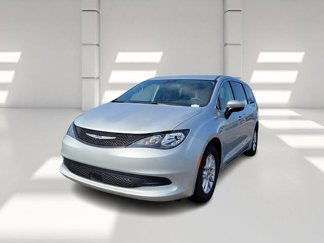 Used 2023 Chrysler Voyager LX image 1