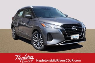 Used 2022 Nissan Kicks SV image 1