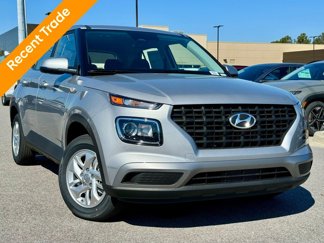 Certified 2025 Hyundai Venue SE image 1
