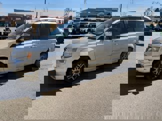 Used 2008 Chrysler Town & Country Limited w/ Entertainment Group #3 image 1