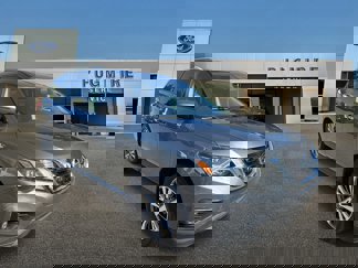 Used 2020 Nissan Pathfinder SV image 1