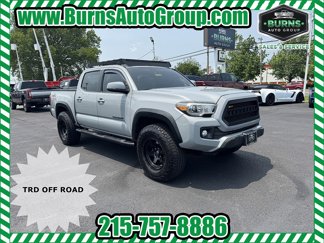 Used 2019 Toyota Tacoma TRD Off-Road image 1