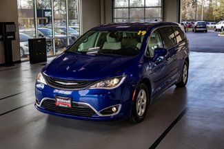 Used 2019 Chrysler Pacifica Touring Plus image 1