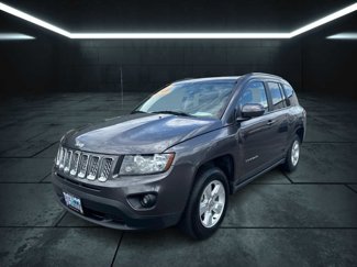 Used 2017 Jeep Compass Latitude image 1