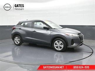 Used 2023 Nissan Kicks S image 1