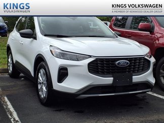 Used 2023 Ford Escape Active image 1