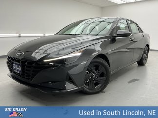 Used 2022 Hyundai Elantra SEL image 1