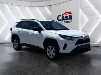 Used 2021 Toyota RAV4 LE image 1