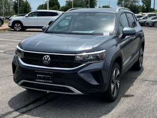 New 2024 Volkswagen Taos SE image 1