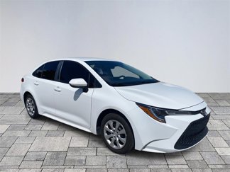 Used 2022 Toyota Corolla LE image 1