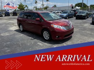 Used 2017 Toyota Sienna XLE image 1