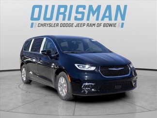 New 2025 Chrysler Pacifica Select image 1