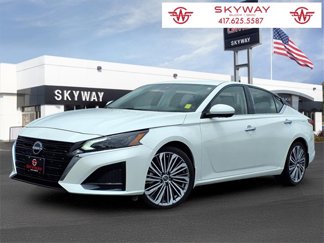Used 2024 Nissan Altima 2.5 SL image 1