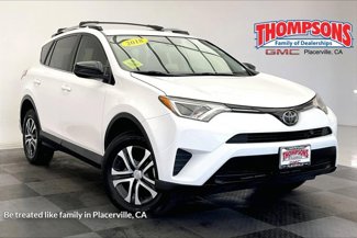 Used 2018 Toyota RAV4 LE image 1