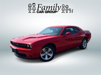 Used 2023 Dodge Challenger SXT image 1
