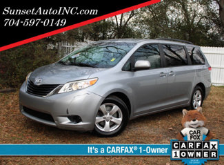 Used 2013 Toyota Sienna LE image 1
