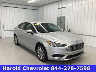Used 2017 Ford Fusion SE image 1
