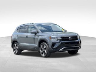 Used 2023 Volkswagen Taos SE image 1