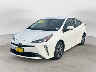 Used 2020 Toyota Prius LE image 1