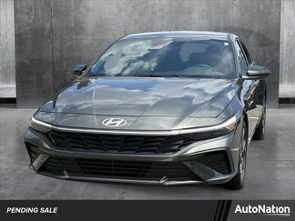Used 2025 Hyundai Elantra Sport image 1
