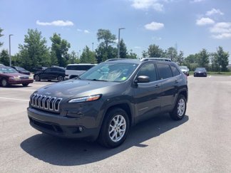 Used 2017 Jeep Cherokee Latitude w/ Comfort/Convenience Group image 1