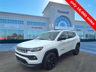 Used 2022 Jeep Compass Latitude w/ Sun and Sound Group image 1