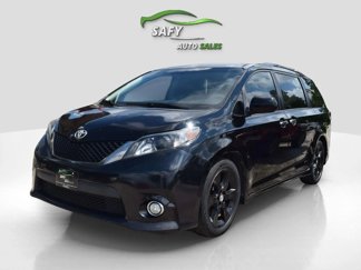 Used 2014 Toyota Sienna SE image 1