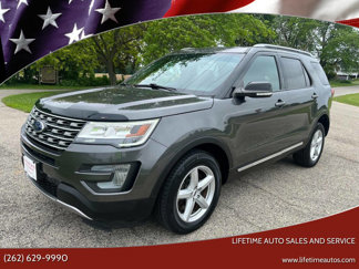 Used 2017 Ford Explorer XLT image 1