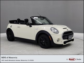 Used 2017 MINI Cooper S image 1