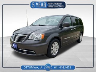 Used 2015 Chrysler Town & Country Touring w/ Driver Convenience Group image 1