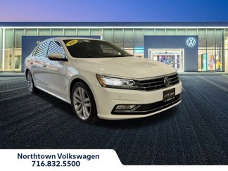 Used 2018 Volkswagen Passat 2.0T SE image 1