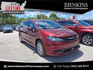 Used 2022 Chrysler Voyager LX image 1
