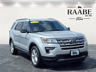 Used 2018 Ford Explorer XLT image 1