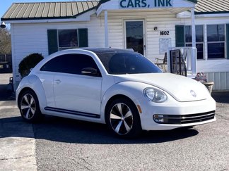 Used 2013 Volkswagen Beetle 2.0T image 1