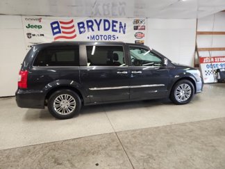 Used 2014 Chrysler Town & Country Touring-L w/ Driver Convenience Group image 1