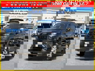 Used 2022 Toyota RAV4 LE video 1