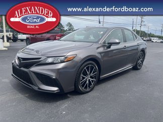 Used 2023 Toyota Camry SE image 1