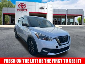 Used 2019 Nissan Kicks SR image 1