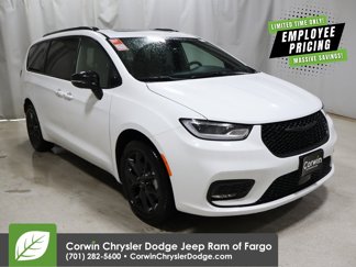 New 2025 Chrysler Pacifica Limited w/ Uconnect Theater Family Group image 1